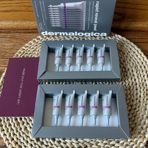 dermalogica Rapid Reveal Peel Ampoules in White and Purple